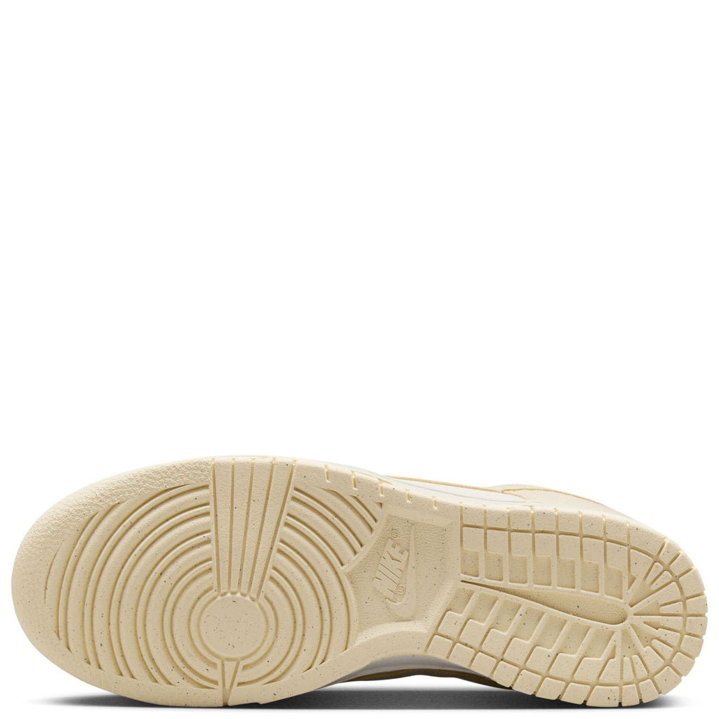 Women's Nike Dunk Low Soft Pearl/Beach-Pale Ivory (HJ7673 004)
