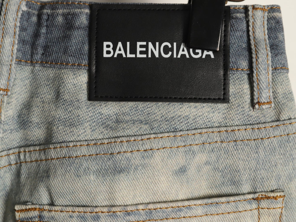 Balenciaga Washed-Look Relaxed Wide-Leg Jeans - Light Gray